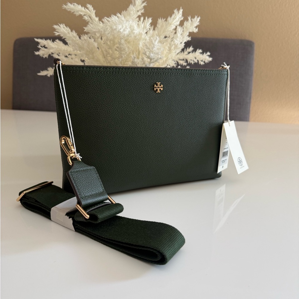 New, authentic Tory Burch blake swing crossbody bag in green